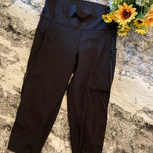 LuluLemon Crops 🖤